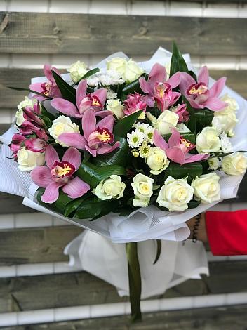 Букет цветов из: Розы и Хризантемы в Алферово