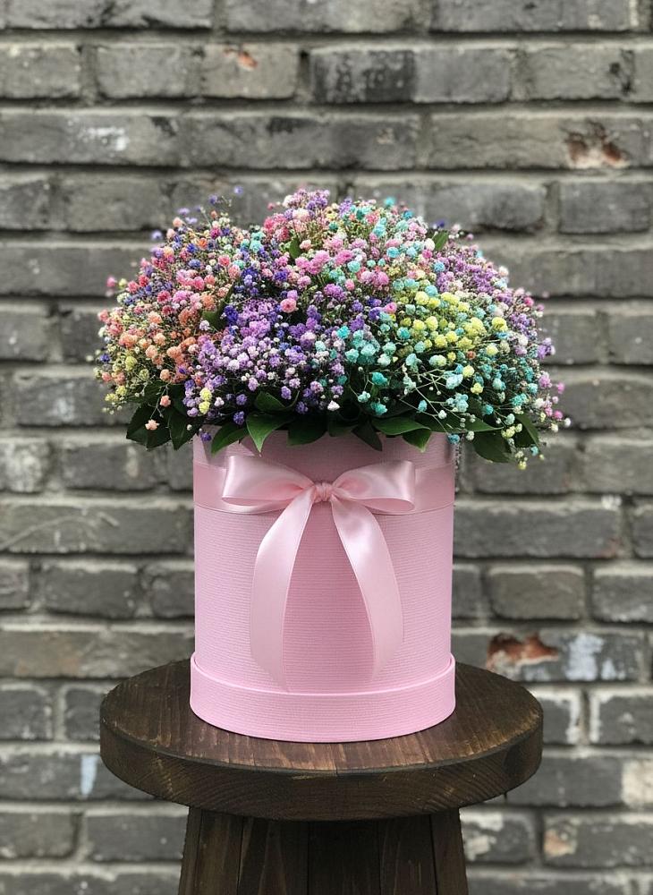 Цветочная композиция из Гипсофила и Розы в шляпной коробке в Алферово