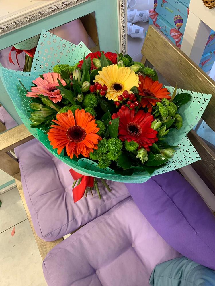 Букет цветов из: Герберы, Хризантемы и Альстромерии в Алферово