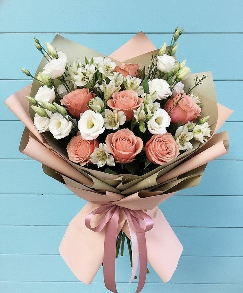 Букет цветов из: Розы, Альстромерии и Лизиантусы в Алферово