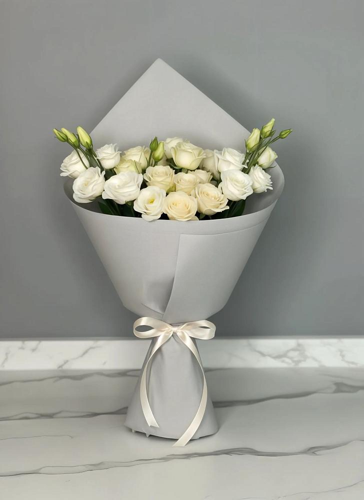 Букет цветов из: Розы и Лизиантусы в Алферово