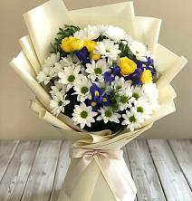 Букет цветов из:  Ирисы, Хризантемы и Розы в Алферово