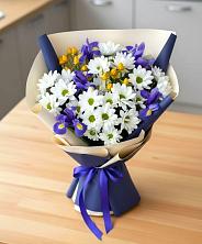 Букет цветов из:  Розы, Ирисы и Хризантемы в Алферово