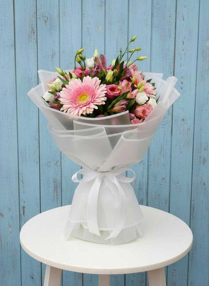 Букет цветов из: Герберы, Альстромерии и Лизиантусы в Алферово