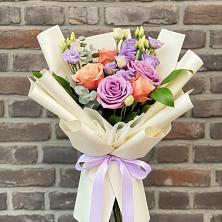 Букет цветов из:  Лизиантусы и Розы в Алферово