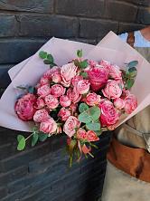 Букет розы в пальмах в Алферово Букет цветов из: Розы в Алферово