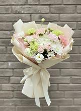 Букет цветов из:  Гвоздики, Розы, Лизиантусы и Хризантемы в Алферово
