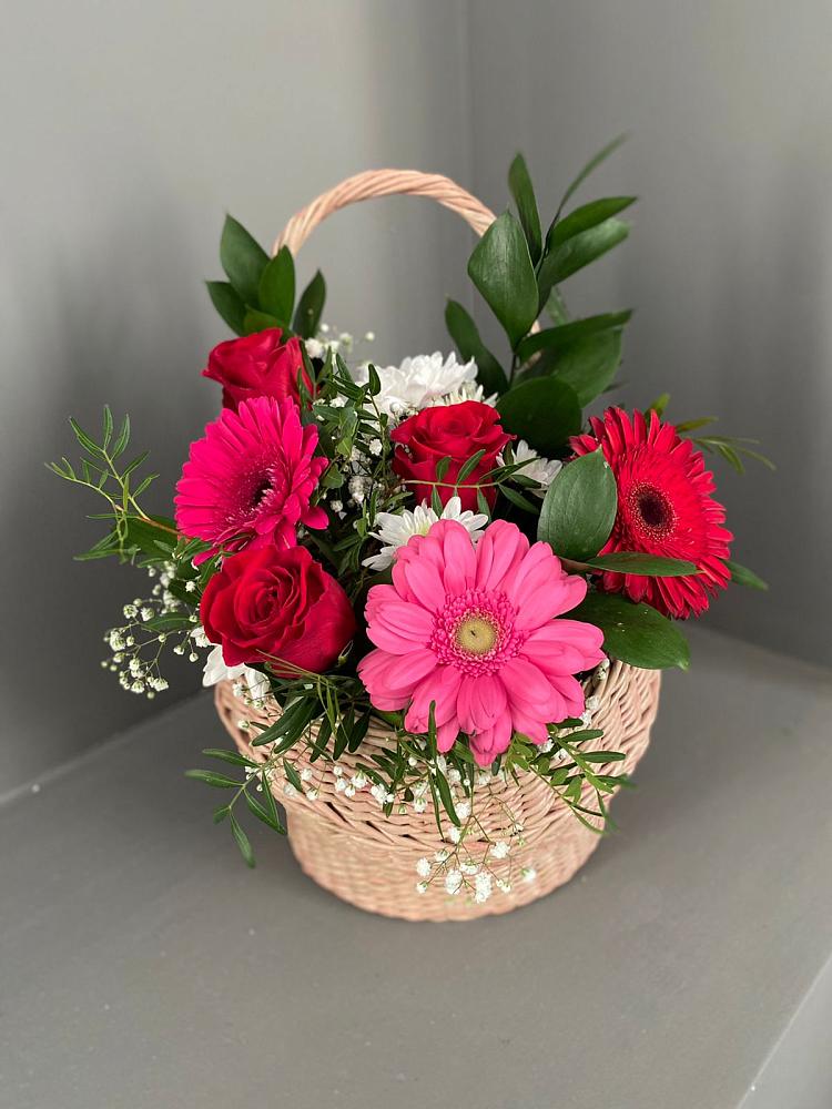 Цветочная композиция из Розы, Хризантемы и Герберы в корзине в Алферово