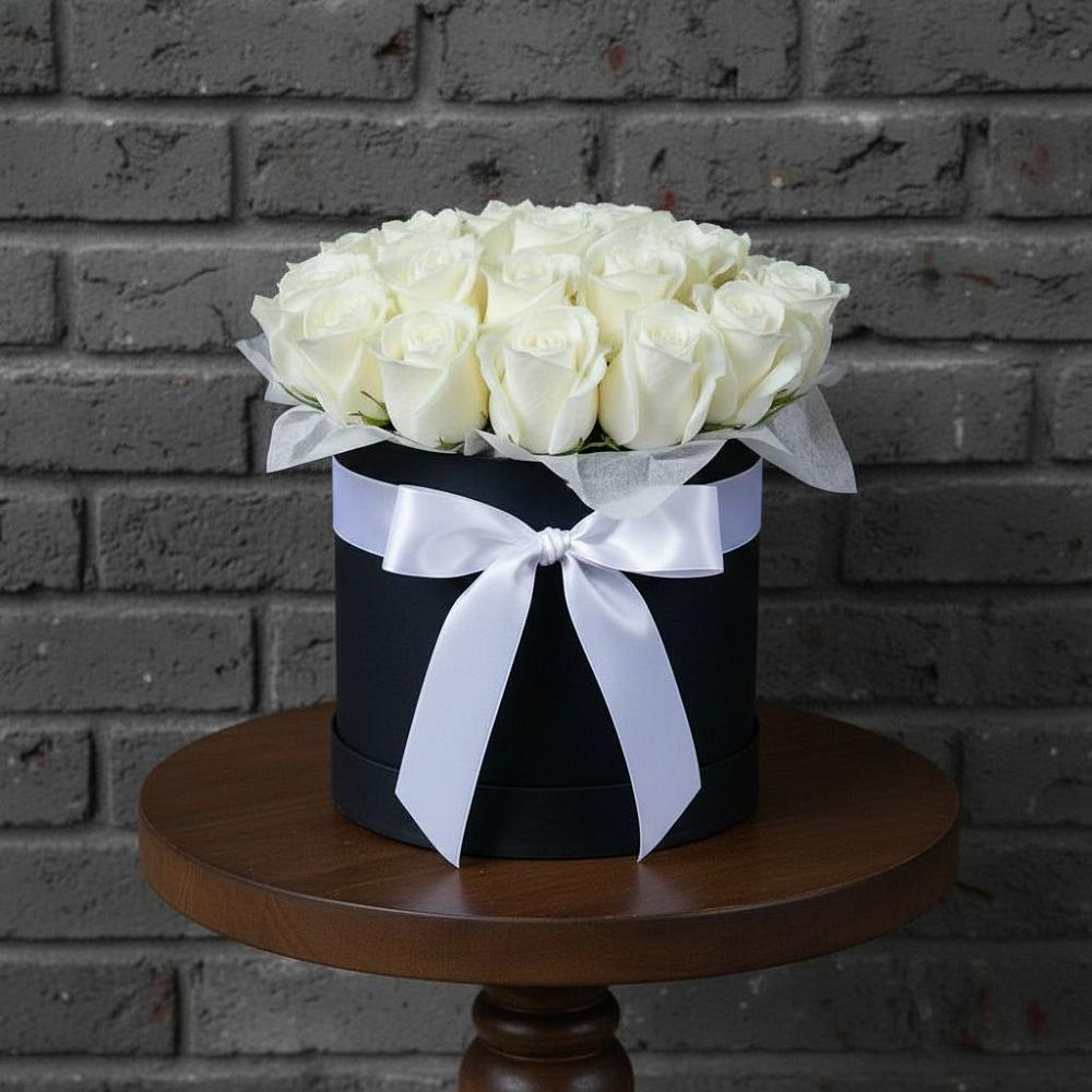 Цветочная композиция из Розы в шляпной коробке в Алферово